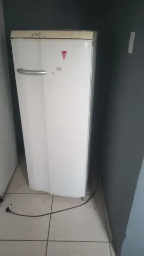 Geladeira pequena