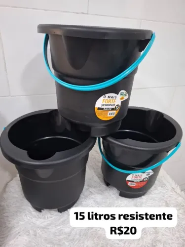 Baldes, bacias, perfex, escova sanitária leiam a descrição