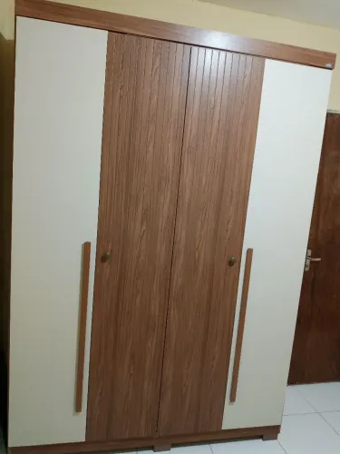 Guarda roupa de solteiro 
