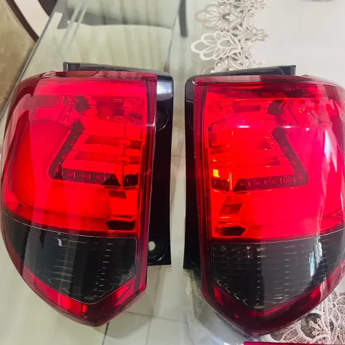 Vendo lanternas Sw4  13/ a 15  sem detalhes tenho as 3 tampa traseira 