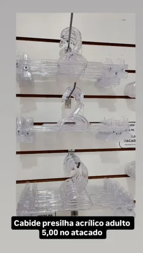 Cabide acrílico C/presilhas adulto