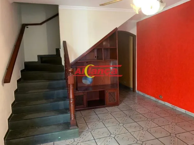 Sobrado com 3 quartos sendo 1 suíte para alugar, 140m² - Cocaia - Guarulhos/SP por R$ 3.20