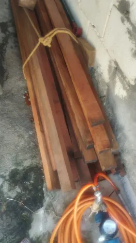 22 Caibros cupiúba novos,6×5, 6mts de comprimento.