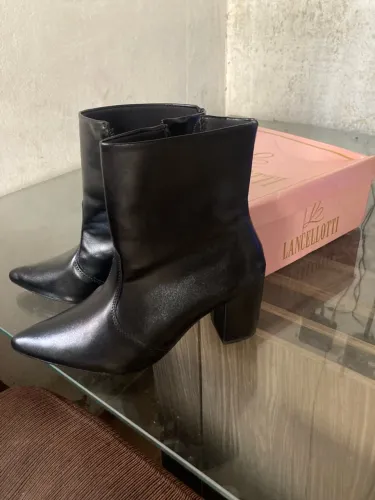 Bota feminina n37 nova