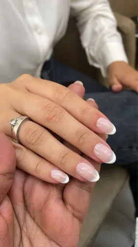 Vaga para MANICURE