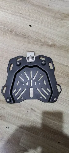 Base / Placa de Fixação para Baú Superior (Top Case) Universal
