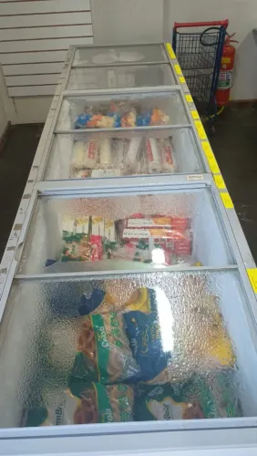 Venda ilha/freezer usado 220V 3M