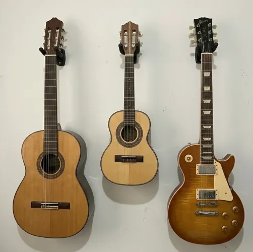Suporte de parede para instrumentos musicais