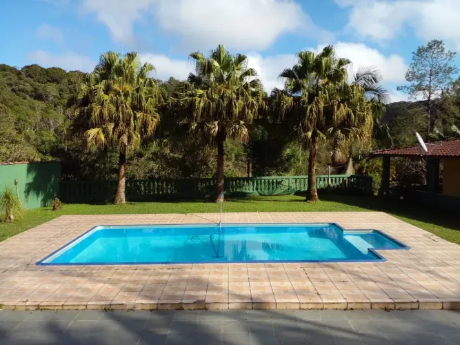 Chácara próximo a Juquitiba com piscina