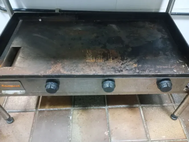 Chapa de hamburger a gás