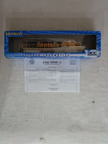Locomotiva Bachmann SD40-2, DCC de fábrica Luz e Movimento, escala HO. 