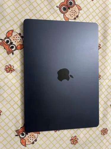 MacBook Air M2 256 gb | 16 ram troco em iPhone 16 pro Max / 17 pro