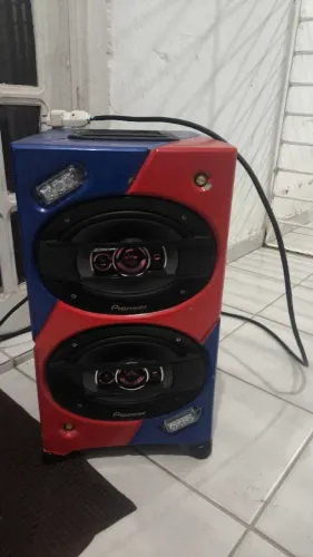 Bob Rádio Taramps Bluetooth, controle de longa distância e led.