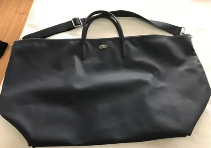 Bolsa Lacoste impecável!