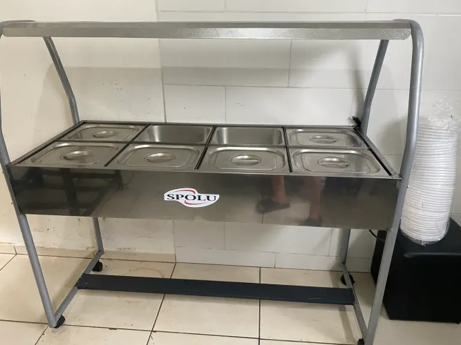 Vendo Buffet 8 Cubas, com apenas 8 meses de uso!