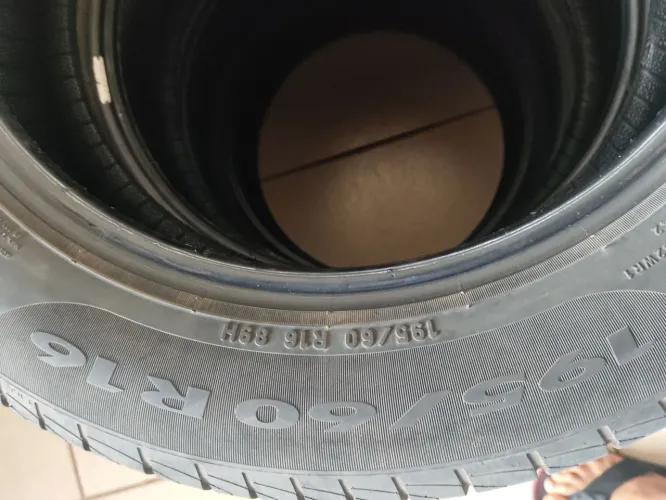 Pneus usados meia vida 195/60 aro 16 Pirelli 