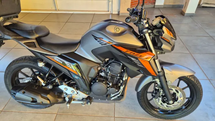 Vendo Yamaha nova Fazer FZ25 connected novíssima.