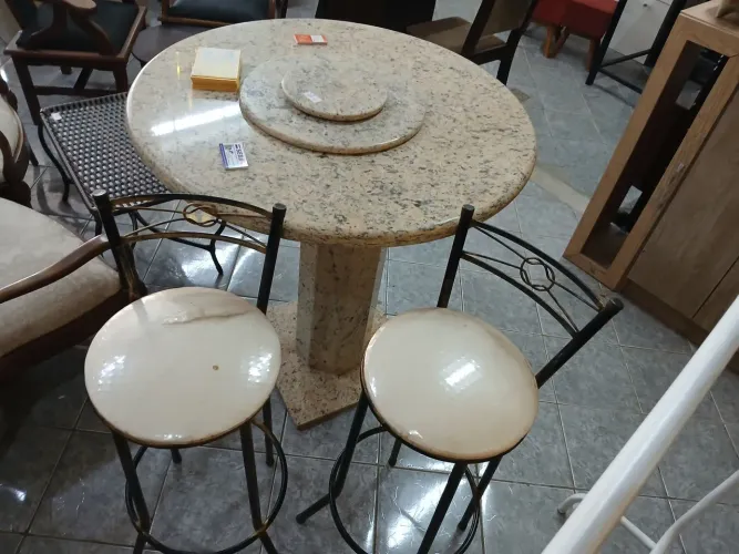 Mesa de mármore redonda