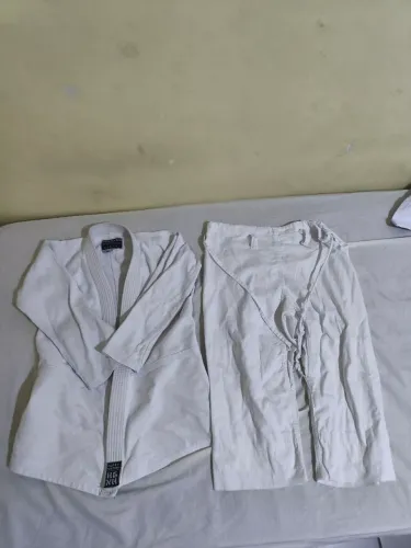 Kimono de Judô Branco Trançado Haganah M3 Excelente Estado