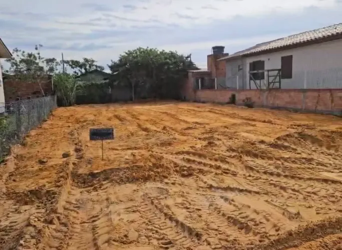 VENDO TERRENO NA PRAIA DO RINCÃO!!