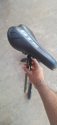 Vendo 2 selin com canote para bicicleta 