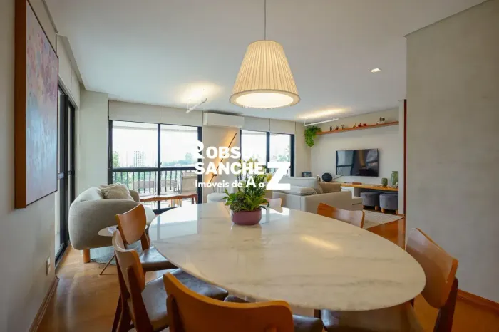 Apartamento a venda em Santo Amaro com 4 quartos, 3 suítes, 3 vagas, 146m², todo reformado