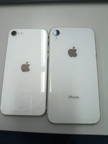 Vendo dois iPhones , para venda de pecas