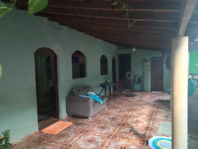 Vende-se casa no bairro Tancredo beves