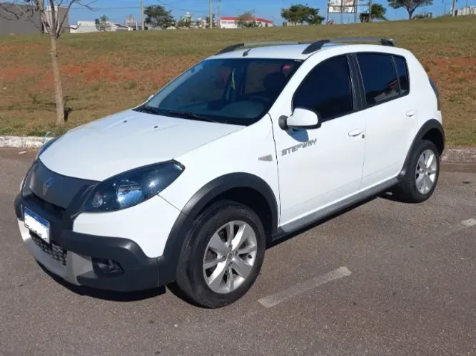 Renault Sandero Stepway Hi-power 1.6 8V 5P 2014