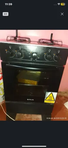 fogão 4 bocas bom, funcionando tudo