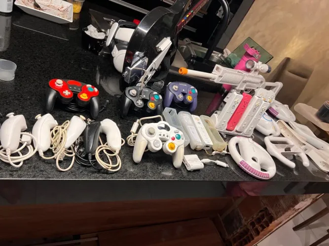 Controles e acessórios nintendo wi vendo ou troco 