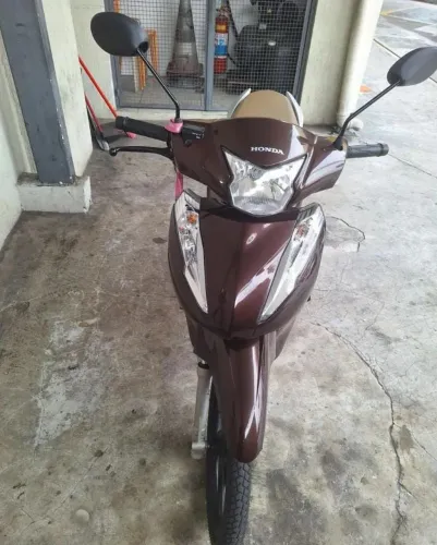 Vende se moto biz