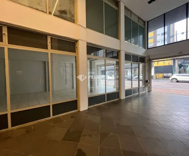 Sala comercial para locação contendo 50m² no Edifico Paraná por R$1.500,00 incluso condomí
