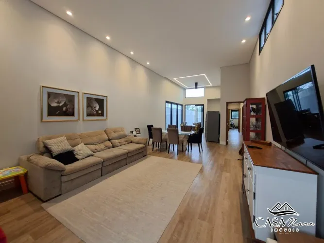 Casa à venda, 4 quartos TOTALMENTE LINEAR - Bairro Córrego Grande