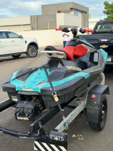 Jet ski seadoo spark trixx