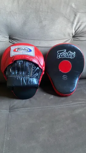 Aparador / manopla fairtex muay thai / boxe