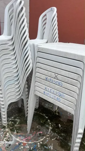 Vendo mesas e cadeiras da solplast