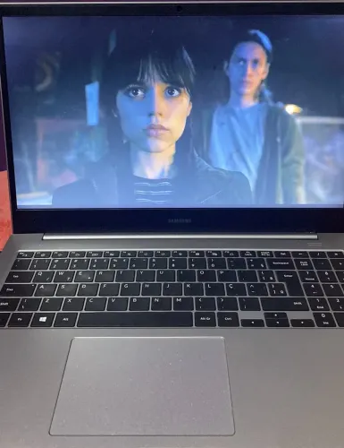 VENDE-SE NOTEBOOK SAMSUNG BOOK