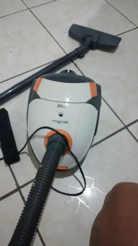 Aspirador de pó Britânia