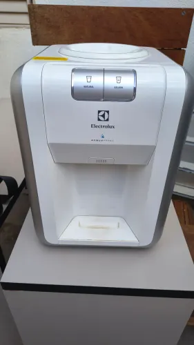 Refrigerador de água Electrolux para Galão