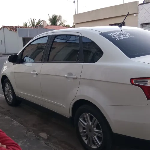Fiat Grand Siena Tetrafuel 1.4 EVO F. Flex 8V 2014