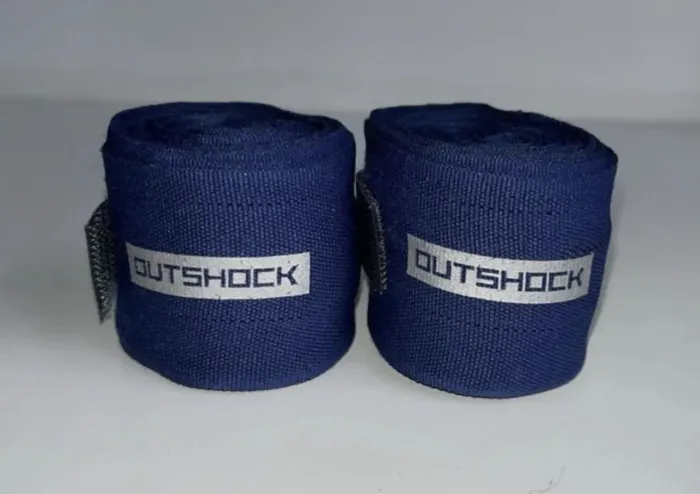 um par de bandagem outchock com 3 metros cada uma
