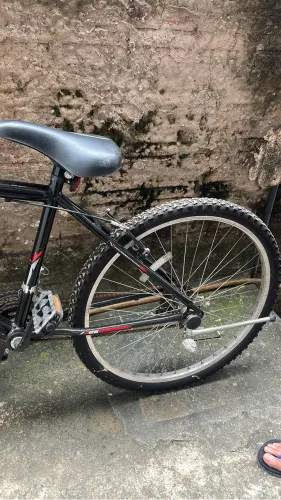 VENDE-SE BICICLETA SEMI NOVA