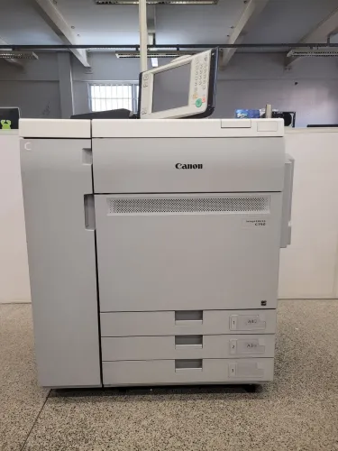 Impressora Canon ImagePress C750 com kit de peças novas e tonners.
