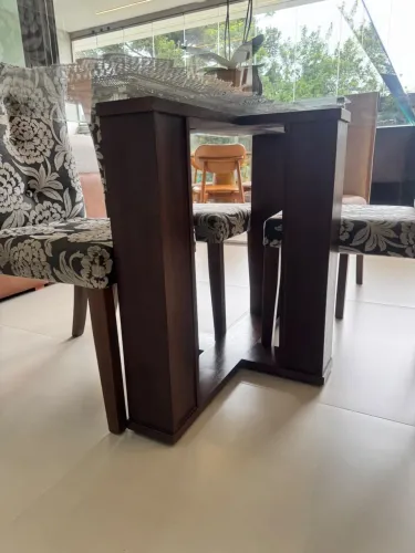 Mesa de jantar usada, tampo de vidro e 6 cadeiras