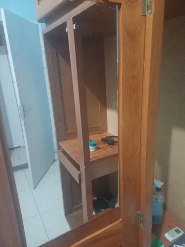 Vendo guarda roupa de madeira