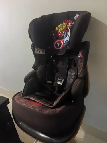 VENDO CADEIRINHA INFANTIL PARA CARRO - OS VINGADORES!
