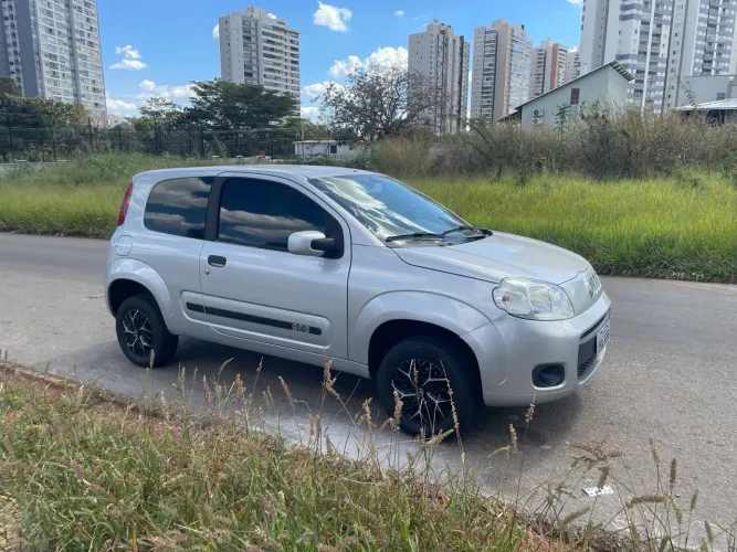 Fiat Uno Vivace 1.0 EVO Fire Flex 8V 3P 2012