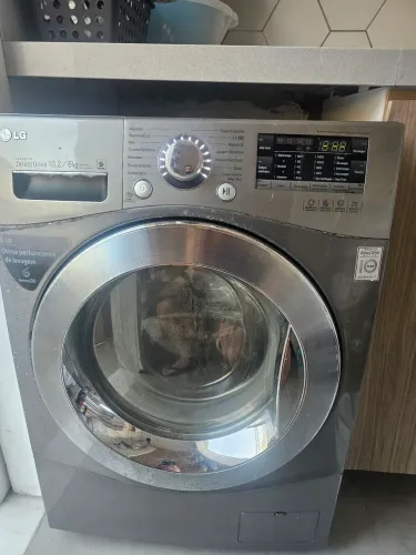 Lava e Seca LG Direct Drive 10,5kg lava e 5kg seca