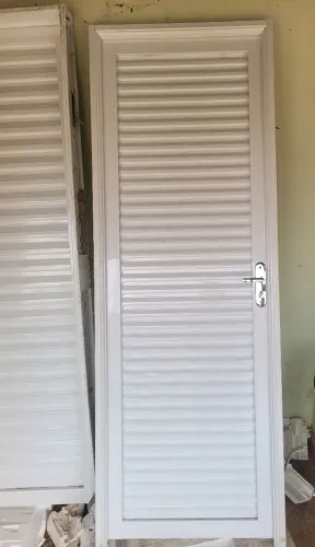 Vendo porta giro laminada usada por 1 ano